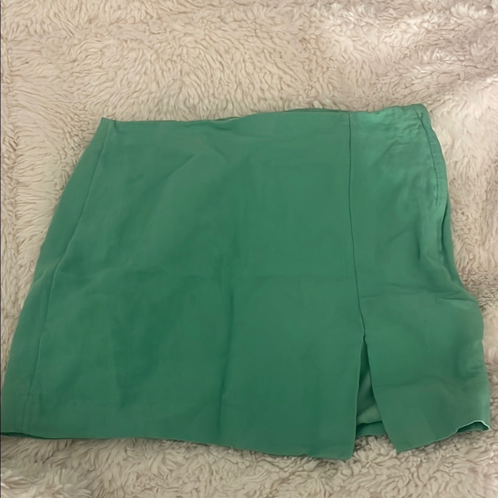 H&M Green skirt with slit